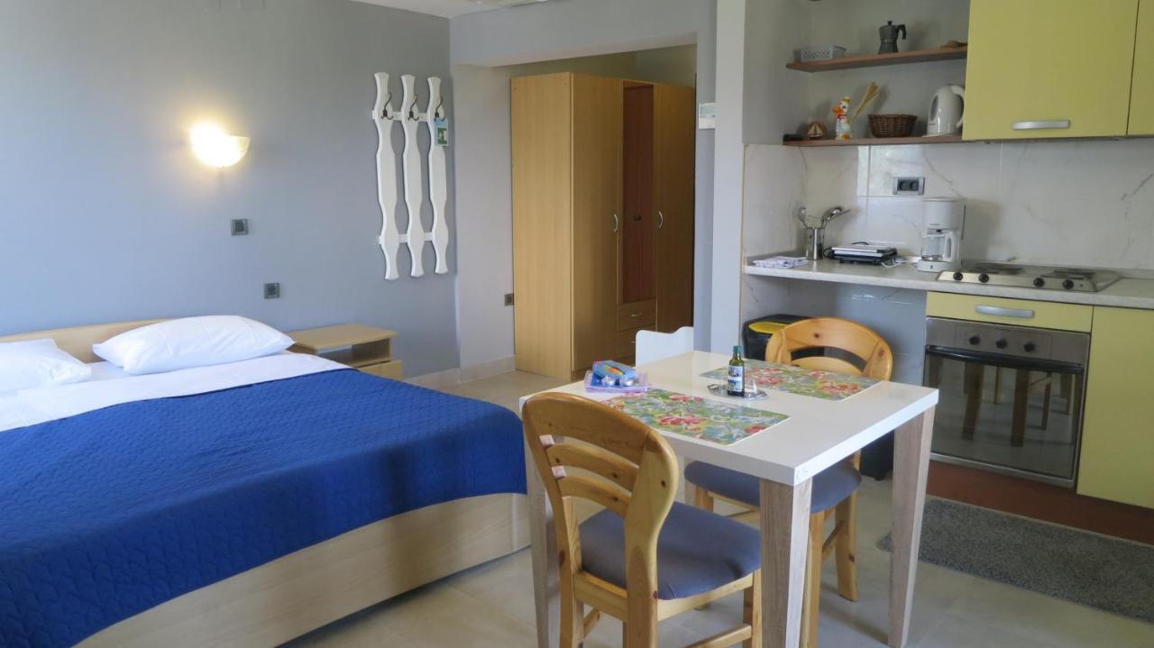 Studio Apartment Branka Malinska Kamer foto
